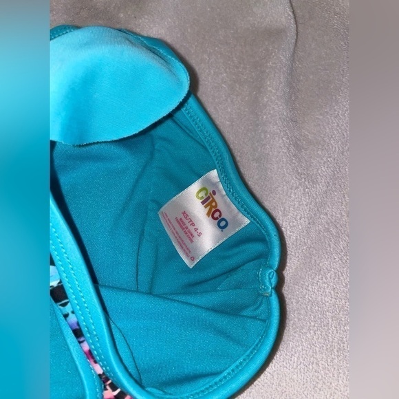 Circo Girls’ One-Shoulder Swimsuit – Size XS (4/5) - Picture 5 of 5